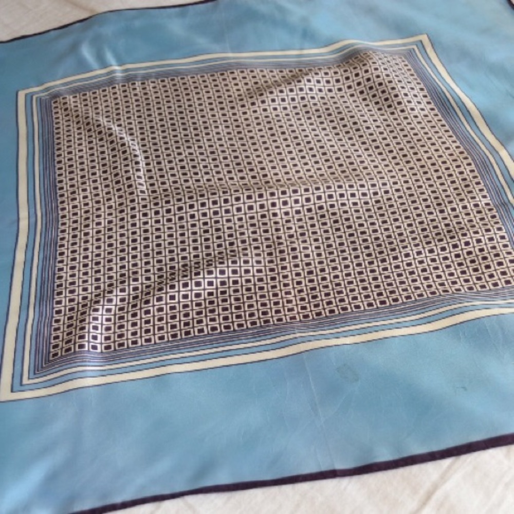Vintage Classic Scarf